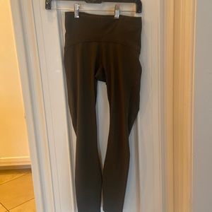Women’s Lululemon leggings, size 4, olive green.